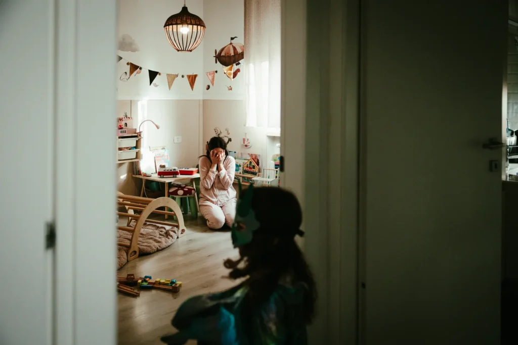 familyph616058 mamma che gioca con sua figlia